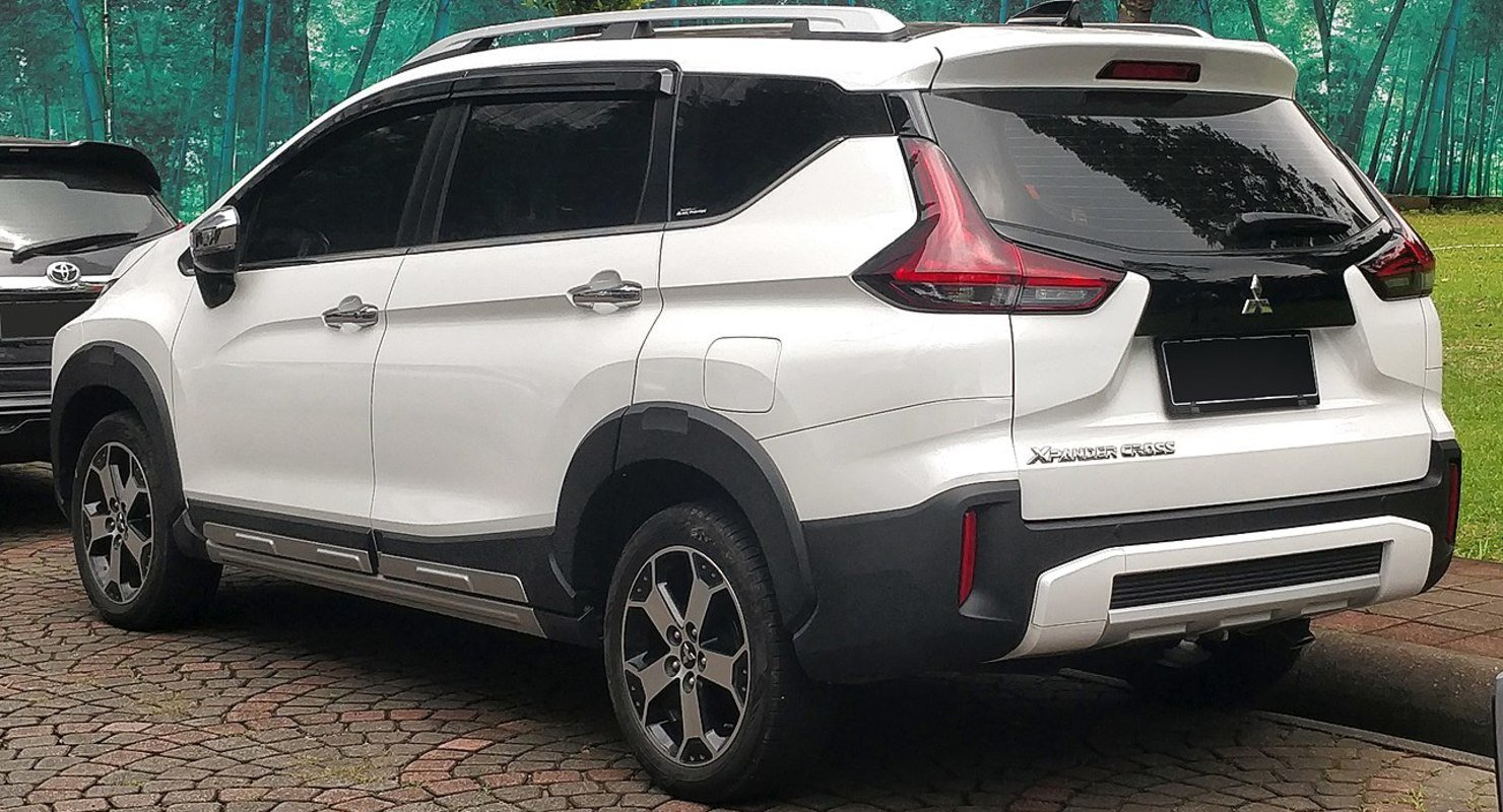 Обновлённый кроссовер Mitsubishi Xpander показали в Сети
