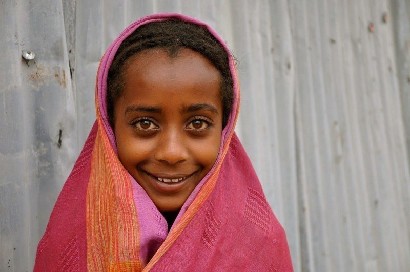 К сожалению, в Эфиопии пропажа маленьких девочек — довольно распространенное явление в мире, девочка, львы, люди, похищение, эфиопия