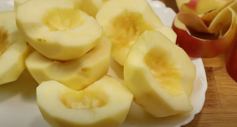 Рецепт вкусного пирога с яблоками: простой способ приготовления сладкая выпечка