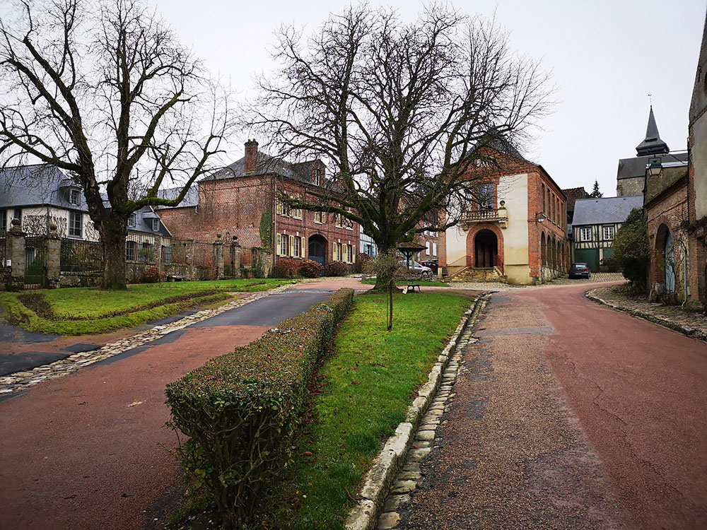 Жерберуа  – деревня роз в Пикардии авиатур