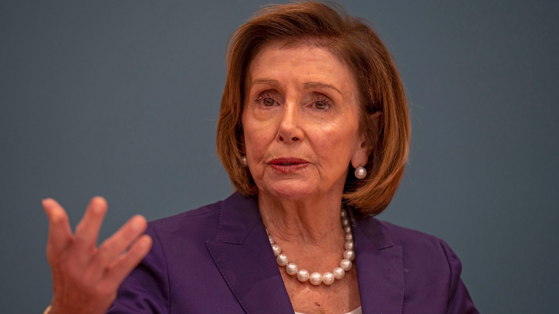 В Сан-Франциско неизвестный напал на дом Нэнси Пелоси и ранил ее мужа