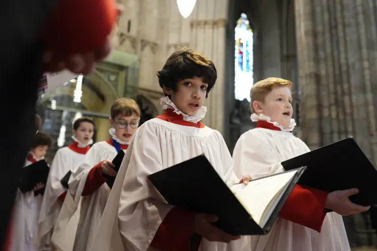 Служба в аббатстве