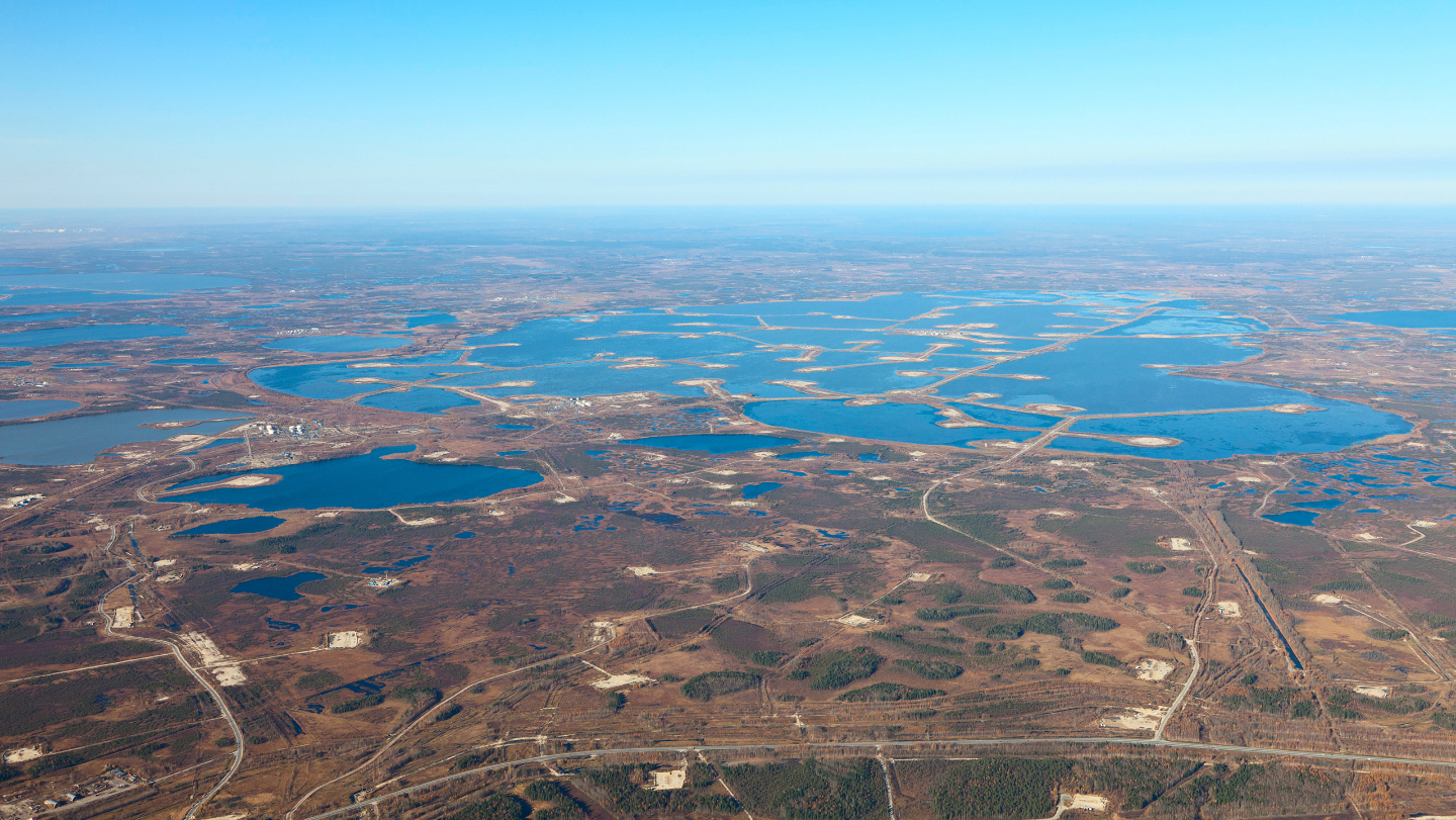 Почему нефть называют черным золотом: 7 интересных фактов нефть, нефти, Нефть, нашей, делают, является, сырье, переработки, около, которое, нефтяные, множество, древней, вещество, которых, мазут, используют, входят, компоненты, состав