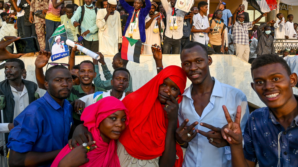 В столице Судана прошли праздничные шествия в честь подписания мирного договора в Джубе