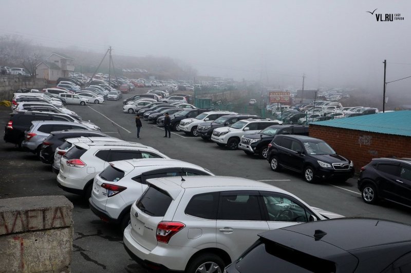 "Зеленый угол" - самый крупный авторынок во Владивостоке 