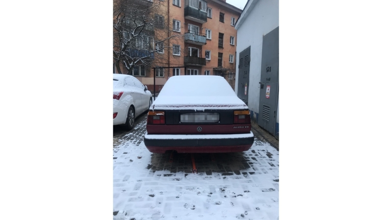Жители улицы Е. Ковальчук в Калининграде жалуются на самозахват парковочных мест