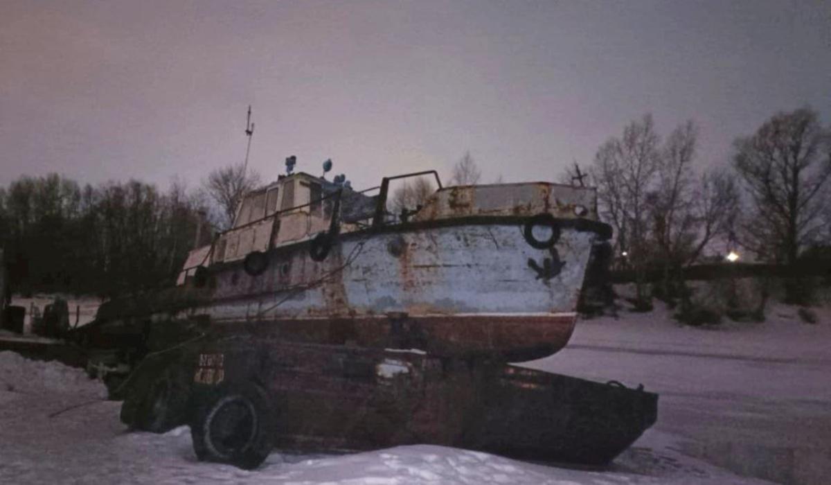 В Новосибирске началась проверка из-за затонувшей в Оби баржи