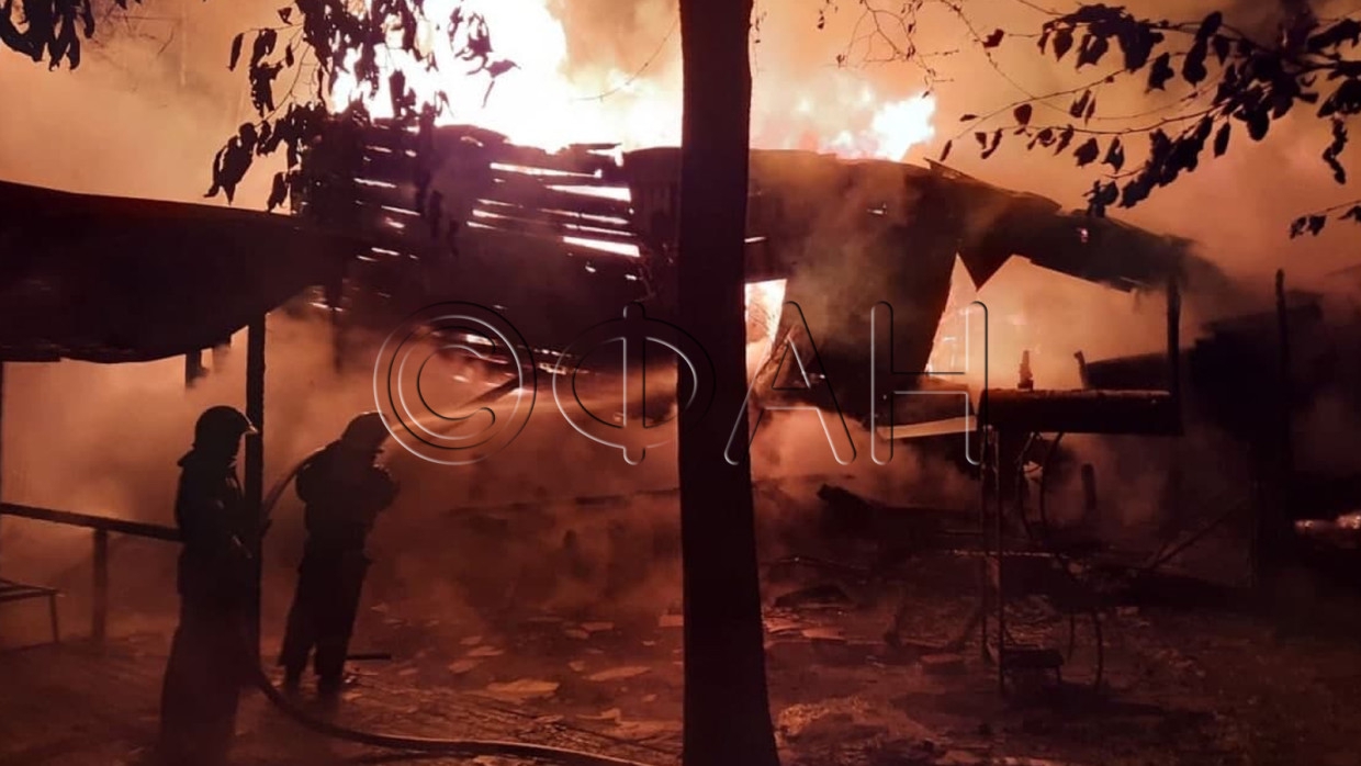 ФАН публикует кадры с места смертельного пожара в Псковской области ФАН публикует кадры с места смертельного пожара в Псковской области Происшествия