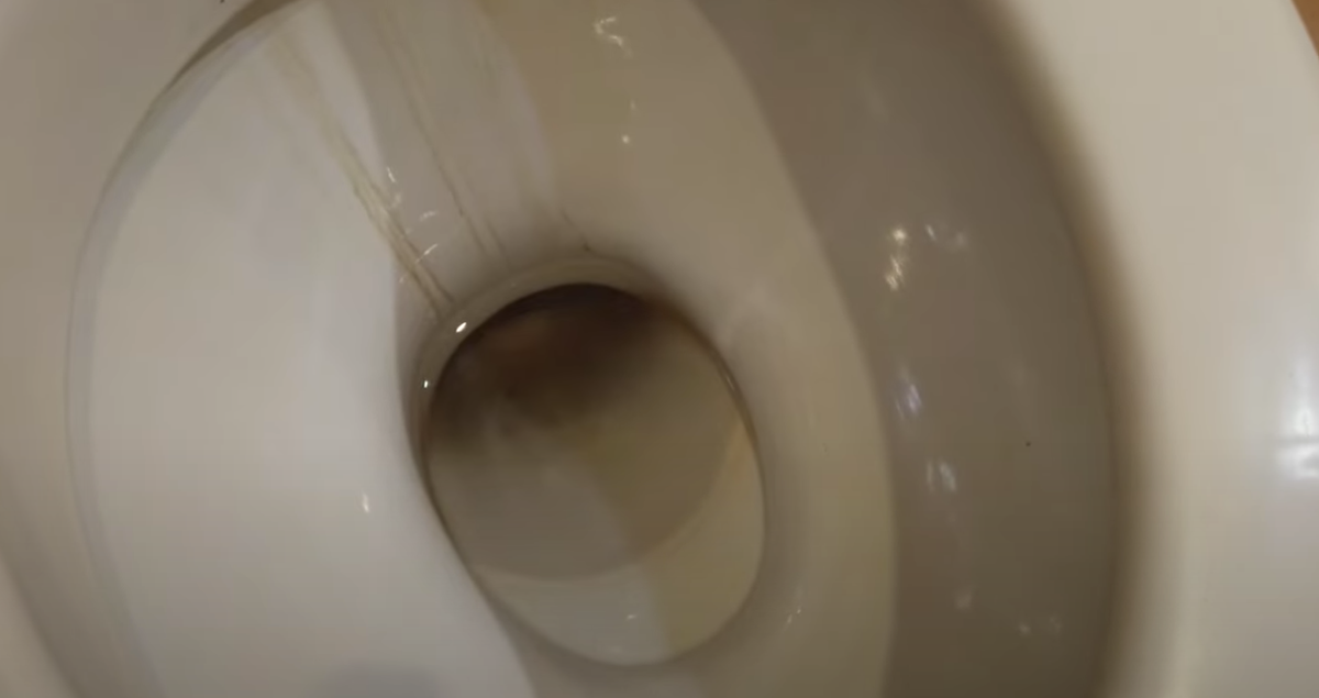 Я думаю потеки видно. Простыми средствами никак не отмыть