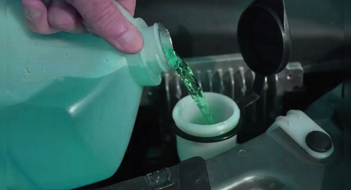 Омывайку на розлив можно будет купить в приложении «Яндекс.Заправки»