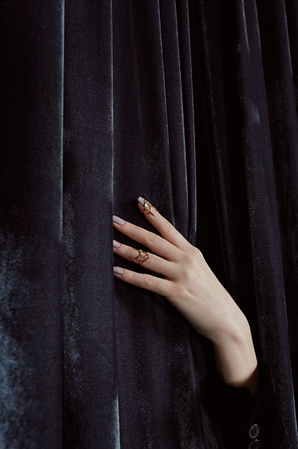 Главная деталь: выбираем аксессуары на любой вкус из новых лукбуков Главная деталь: выбираем аксессуары на любой вкус из новых лукбуков Лукбук