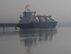 В холода не до санкций: США пристрастились к российскому газу.