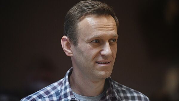 Захарова заявила, что Запад отвергает неудобные вопросы по Навальному