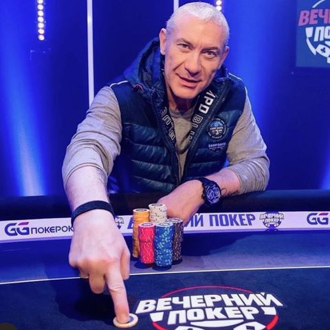 Домой за деньгами: актёры, которые возвращаются в Россию только за заработками Звезды