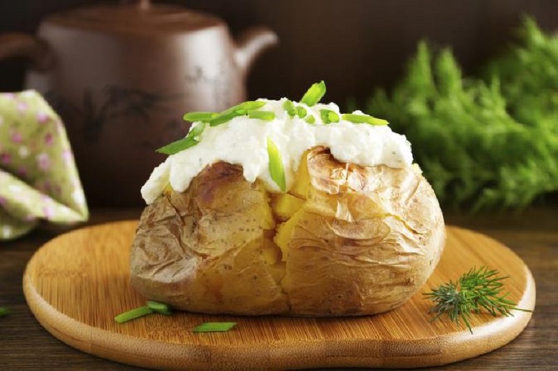 картофель в мундире запеченный с сыром