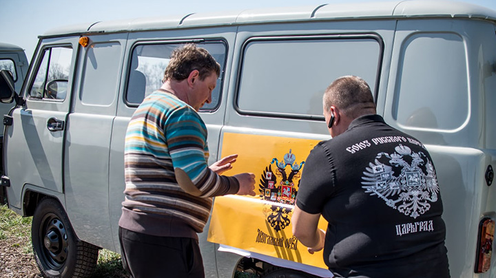 НАЗЛО САНКЦИЯМ И ЗАПАДУ: ЦАРЬГРАД ОТПРАВИЛ КОЛОННУ НА ДОНБАСС россия