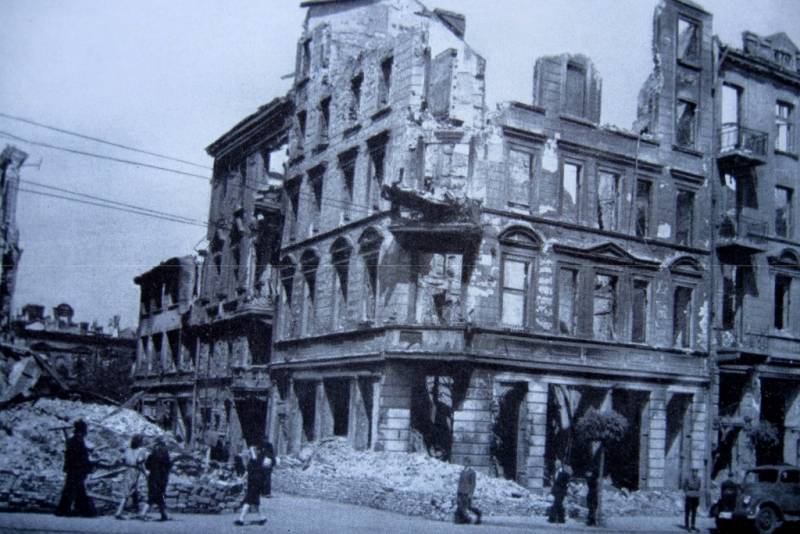 Почему Болгария присоединилась к Трехстороннему пакту 