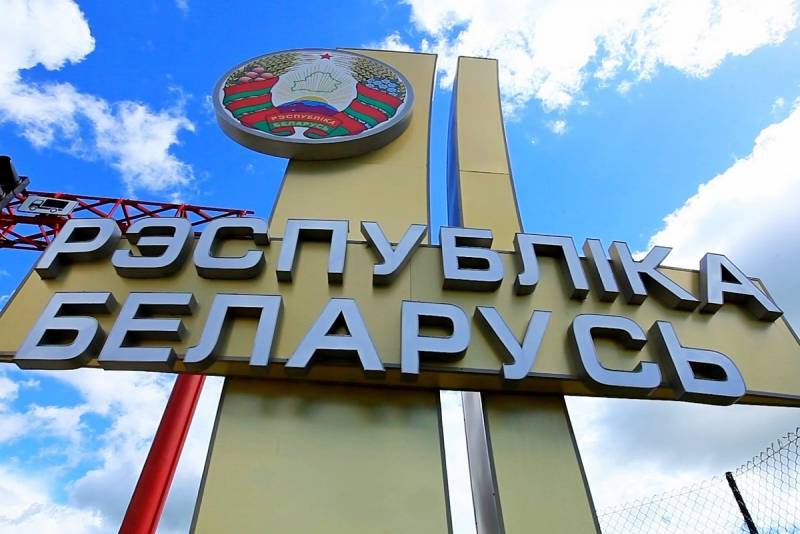 Прибалтика потянулась в Белоруссию за продуктами и бензином Новости