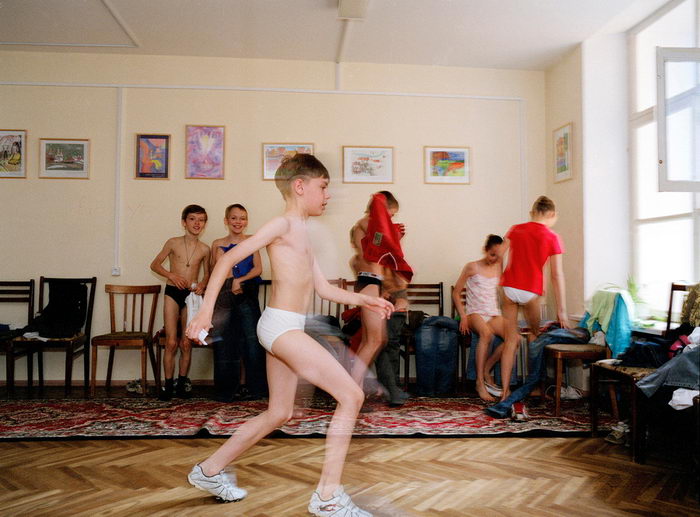 Ученики балетной школы в фотографиях Rachel Papo. Каждодневный труд через боль и отчаяние Ученики балетной школы в фотографиях Rachel Papo. Каждодневный труд через боль и отчаяние