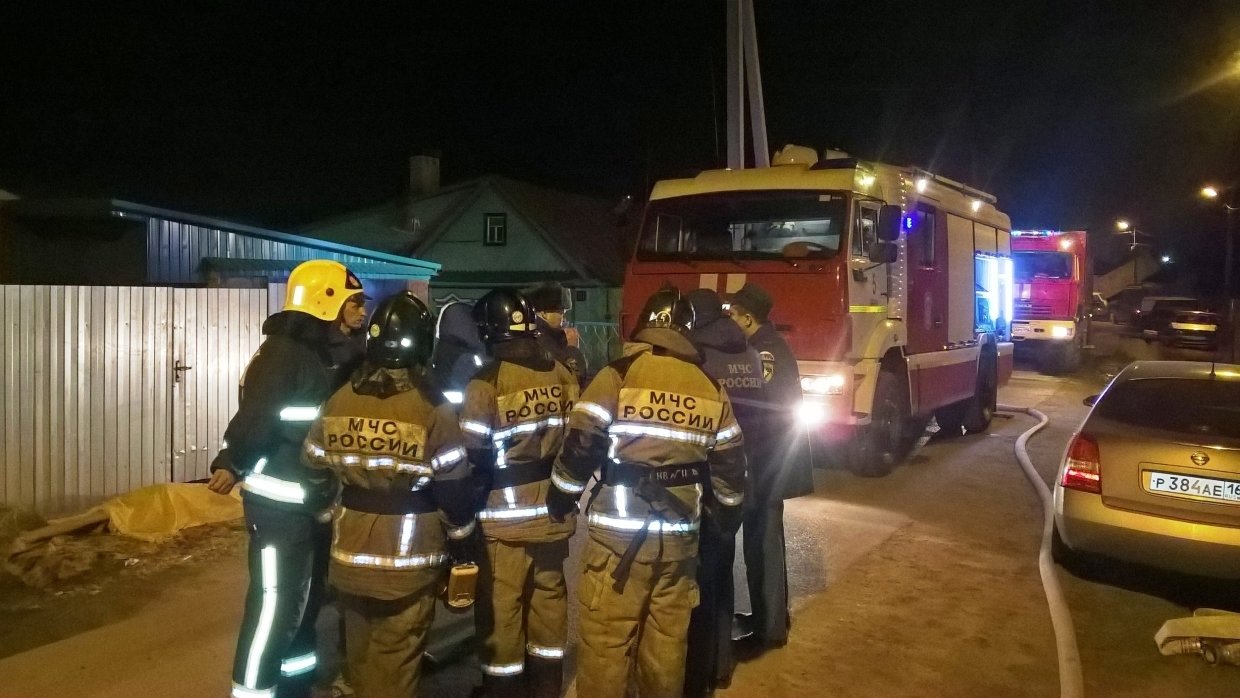 Трое взрослых и трое детей погибли при пожаре в Казани, ФАН публикует фото с места ЧП