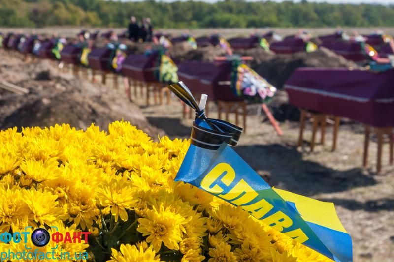 30% украинцев не на что покупать лекарства: Им советуют копить на гробы
