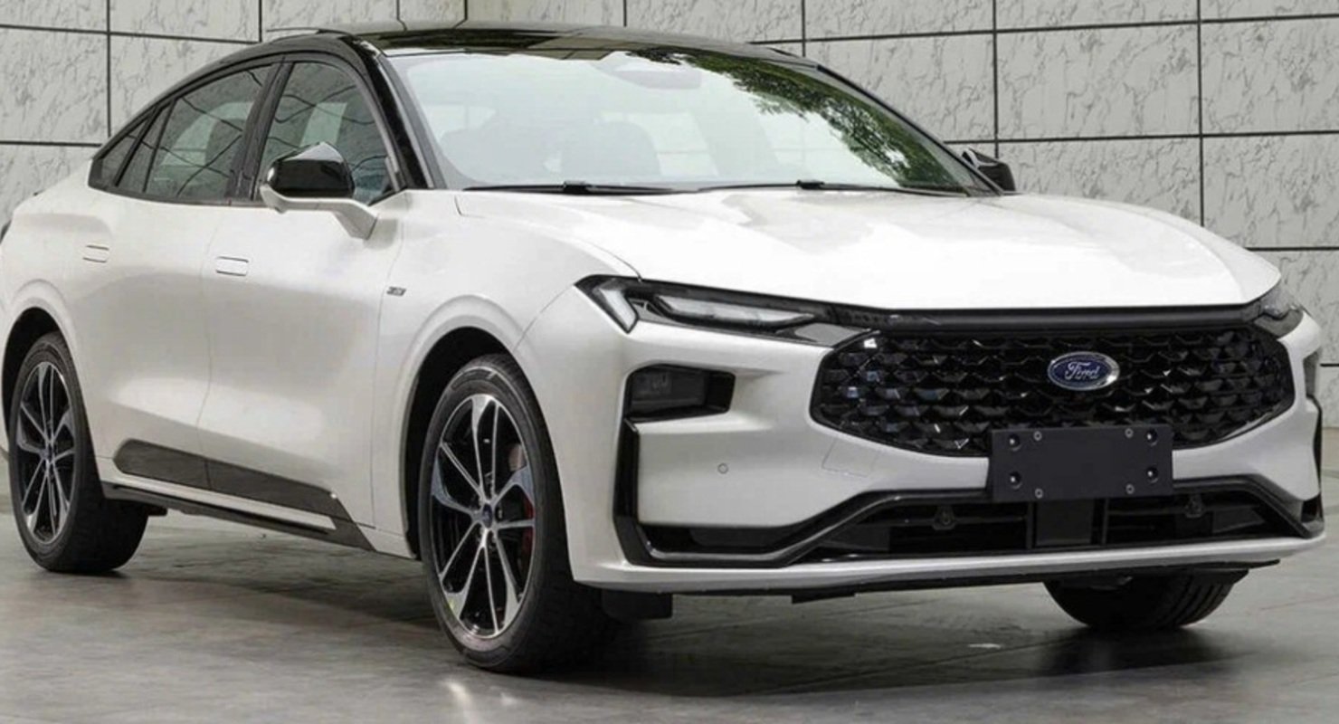 Ford выпускает для Китая обновленный седан Mondeo