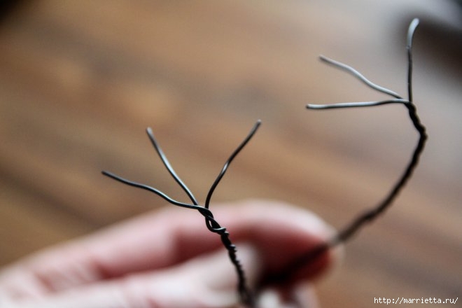 Креативные пасхальные курочки из книжных страниц Креативные пасхальные курочки из книжных страниц мастер класс