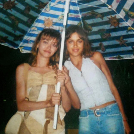 Ирина Шейк показала архивное фото в честь дня рождения сестры сестрой, снимок, сестру, Эмили, модели, сестер, Ирина, время, Татьяна, рождения, Петенкова, назвали, Вместе, подрастают, Помимо, собак, породистых, вторую, разведением, занимаются