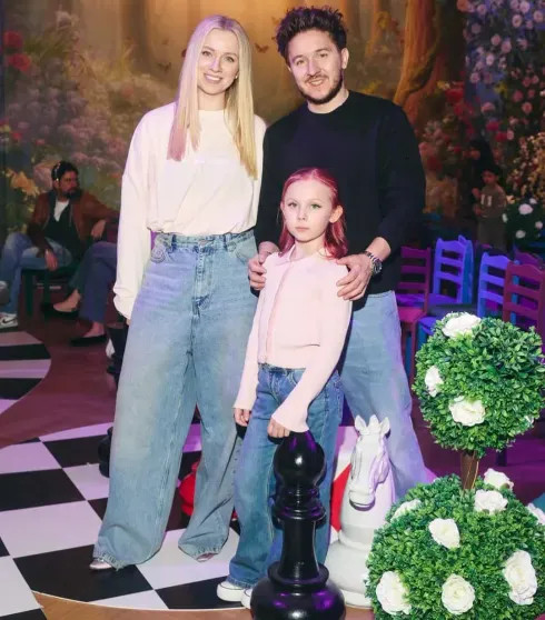 Андрей Малахов и Андрей Колёсников с женой в зале, дети Натальи Бардо, Александры Ребенок и Ирины Зарьковой — на подиуме: в ГУМе прошёл показ BoscoBambino Ирины, Марюса, Натальи, Бардо, Екатерины, Ребенок, Александры, Колесников, женой, Андрей, РебенокСын, ВайсбергаДети, московском, КолесниковаСын, Андрея, ЗарьковойСын, дочерьюДочь, Кукояки, Денис, ЗемскойПоказ