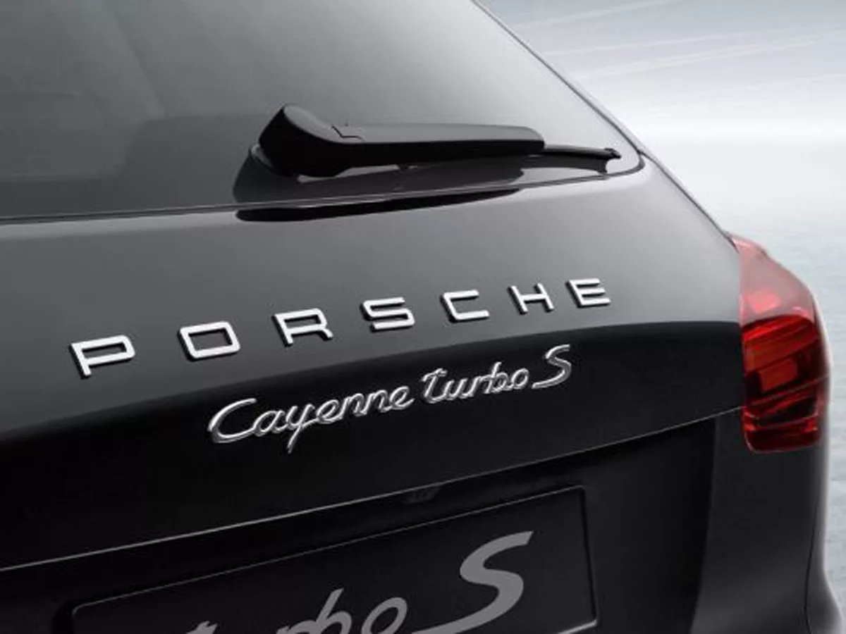 В США конфисковали тысячи машин Porsche, Bentley, Audi FT из-за сделанной уйгурами детали