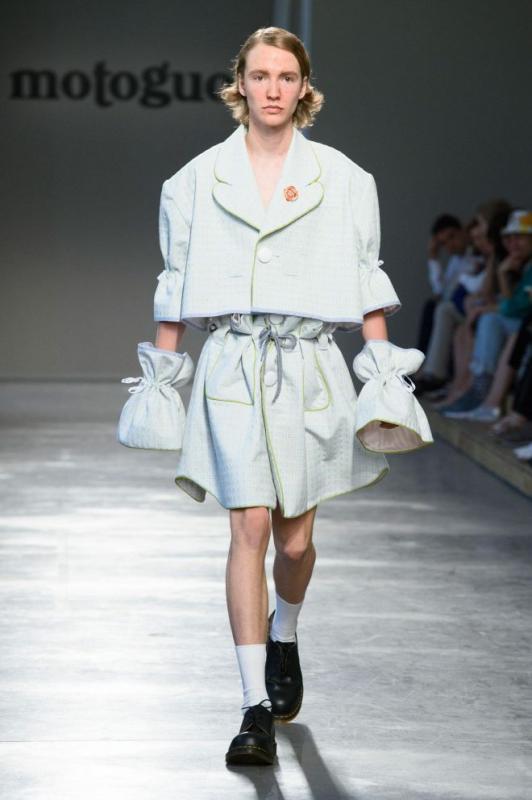 Мужская мода: 25 раз, когда дизайнеры откровенно перестарались Мужская мода: 25 раз, когда дизайнеры откровенно перестарались веселые картинки