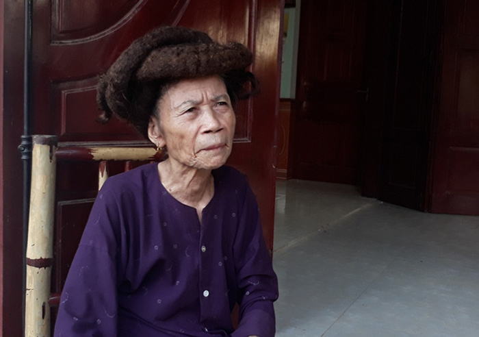 81-летняя «Рапунцель» отрастила волосы до 3 метров, но очень пожалела об этом волосы