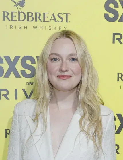 Деми Мур (в открытом платье), сёстры Дакота и Эль Фаннинг, Мишель Пфайффер посетили фестиваль SXSW — 2026 МурДеми, новый, ФаннингЭль, Дакота, Фаннинг, Мишель, Пфайффер, фильм, независимый, представила, Сестра, деньгами, проблемы, Марго, Apple, представили, сериал, фестивале, никогда, ГонсалесПфайффер