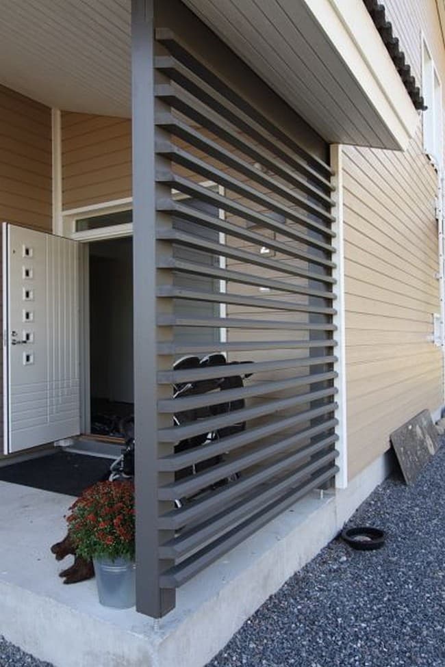 Деликатно закрываемся во дворе от чужих глаз : 60 идей деревянной ширмы для дома и дачи