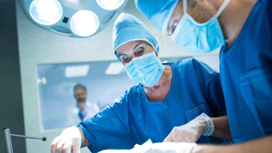 В Подмосковье хирурги удалили пациентке двухкилограммовую миому во время родов
