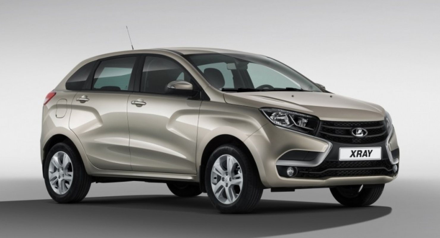 Хэтчбек LADA XRAY Cross получил комплектацию Luxe с пакетом Prestige