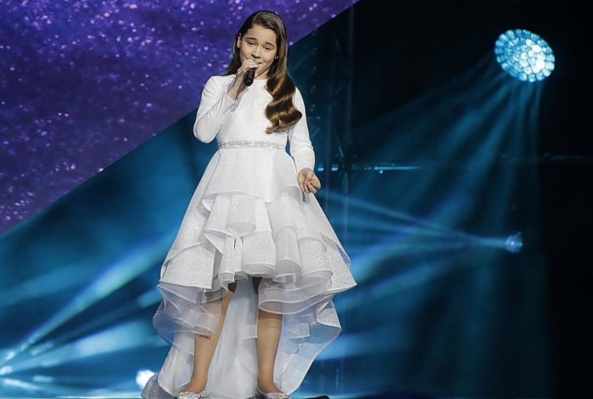 Подсчитана сумма, потраченная поклонниками дочери Алсу на смс и звонки