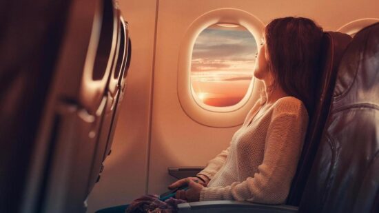 Молодая здоровая женщина едва не погибла во время долгого перелета из-за двух роковых ошибок