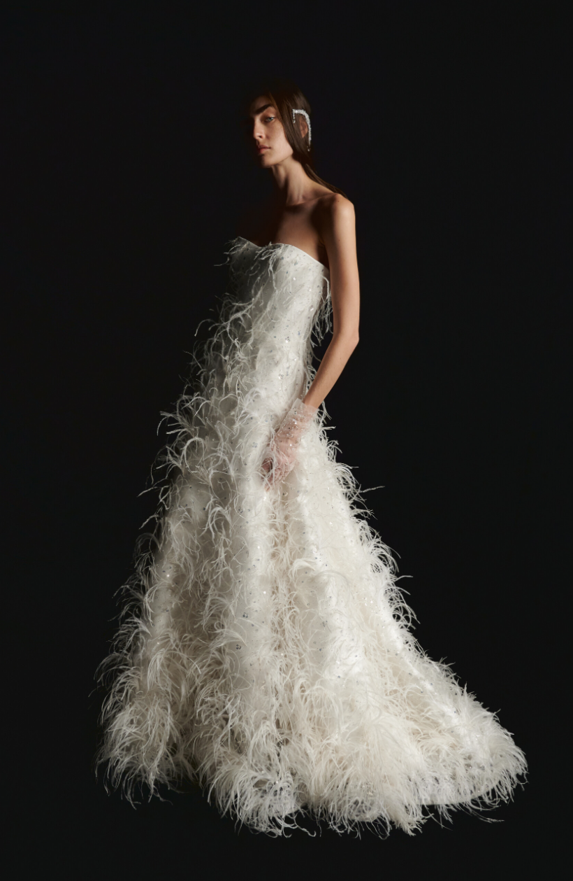 Valentin Yudashkin: Смелые силуэты и многоликий белый в новой свадебной коллекции