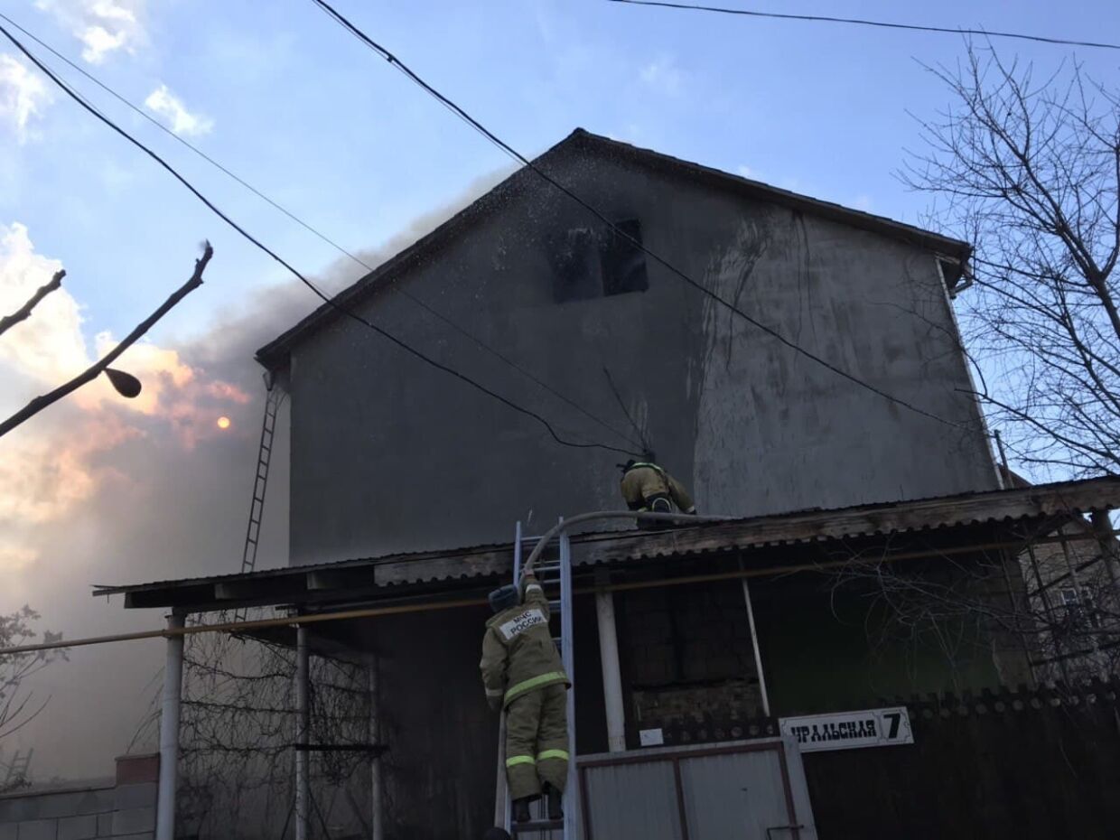 Семья с маленьким ребенком осталась без крыши над головой из-за пожара в Судаке