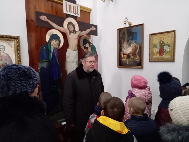 Протоиерей Сергий Андреев провел экскурсию по храму для воспитанников зимнего лагеря ГУО ´Средняя школа №1 г. Кличева´.