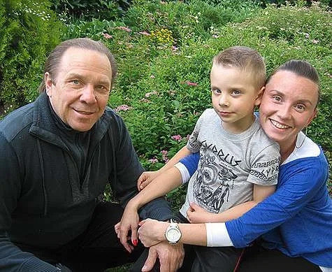 ВЛАДИМИР ДЕВЯТОВ С ЖЕНОЙ ЕЛИЗАВЕТОЙ И СЫНОМ