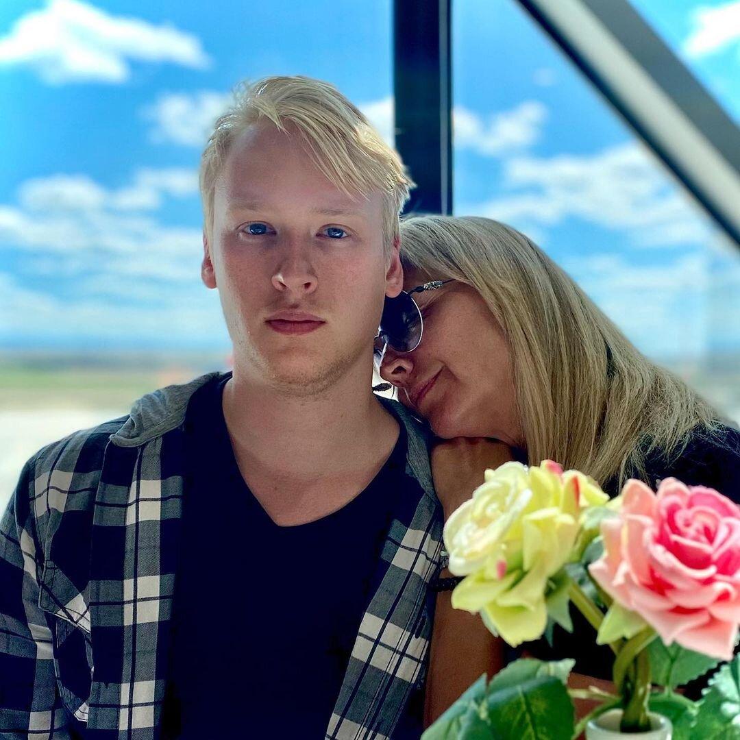 Иван Харатьян с матерью