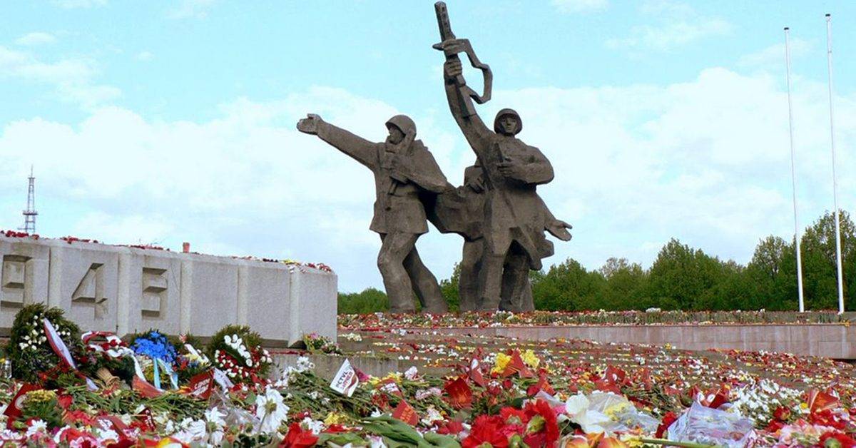 Снос памятника Победы в Риге: русские Латвии готовы ответить на провокацию