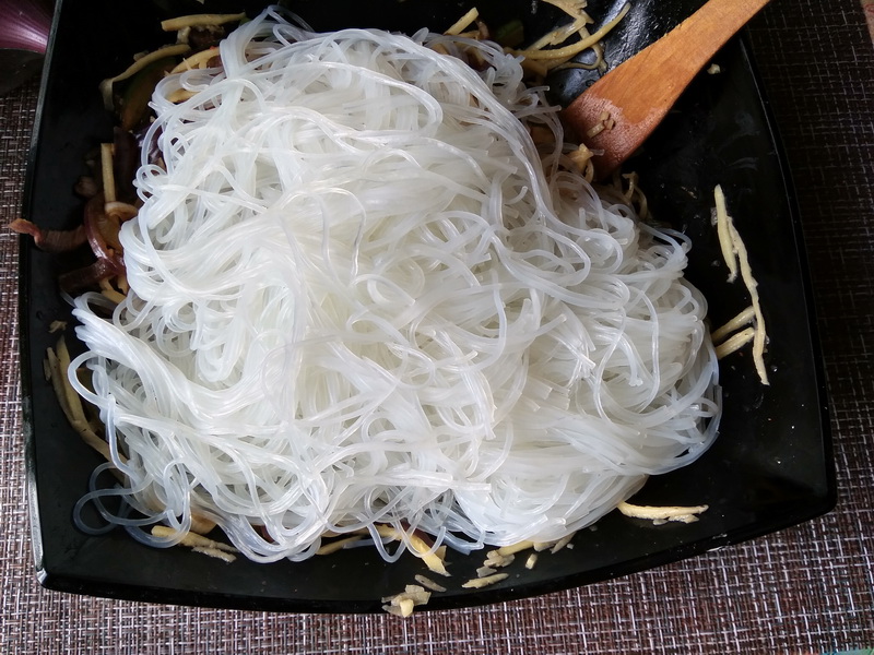 Корейский салат с сырой картошкой (пока сама не попробовала не понимала, что так можно есть)
