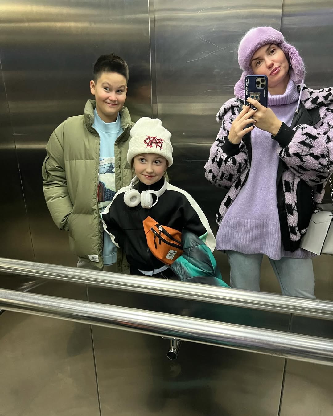 Агата Муцениеце родила третьего ребёнка