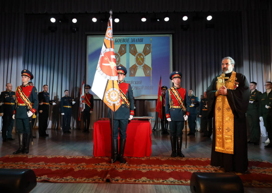 Торжественная церемония вручения боевого знамени состоялась  в инженерном полку общевойсковой армии ЦВО в Тюменской области