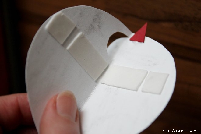 Креативные пасхальные курочки из книжных страниц Креативные пасхальные курочки из книжных страниц мастер класс