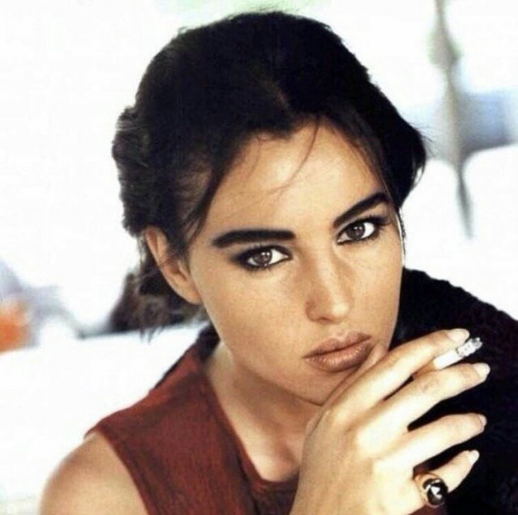 Потрясающие фотографии молодой Моники Белуччи в 1980-х годах 