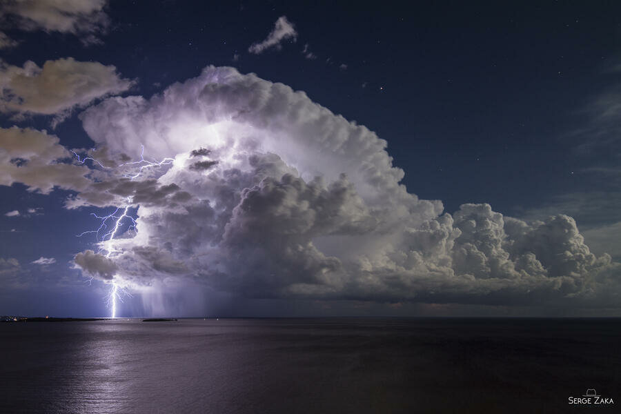 «Молния от изолированной бури над Каннским заливом» Серж Зака